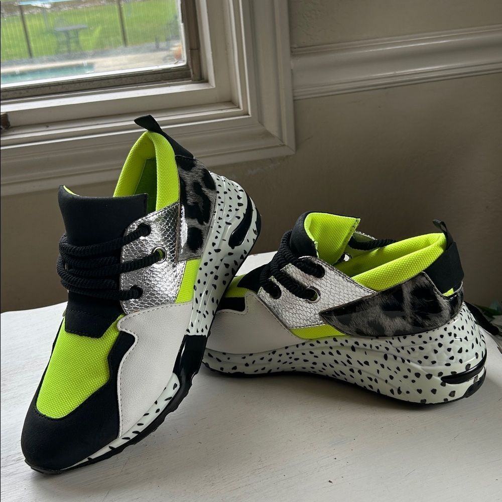 Steve Madden Cliff Wedge Neon Green Animal Print Sneakers Women’s 8.5 New